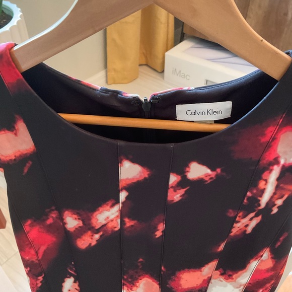 Calvin Klein Size 4 Dress - Picture 3 of 3